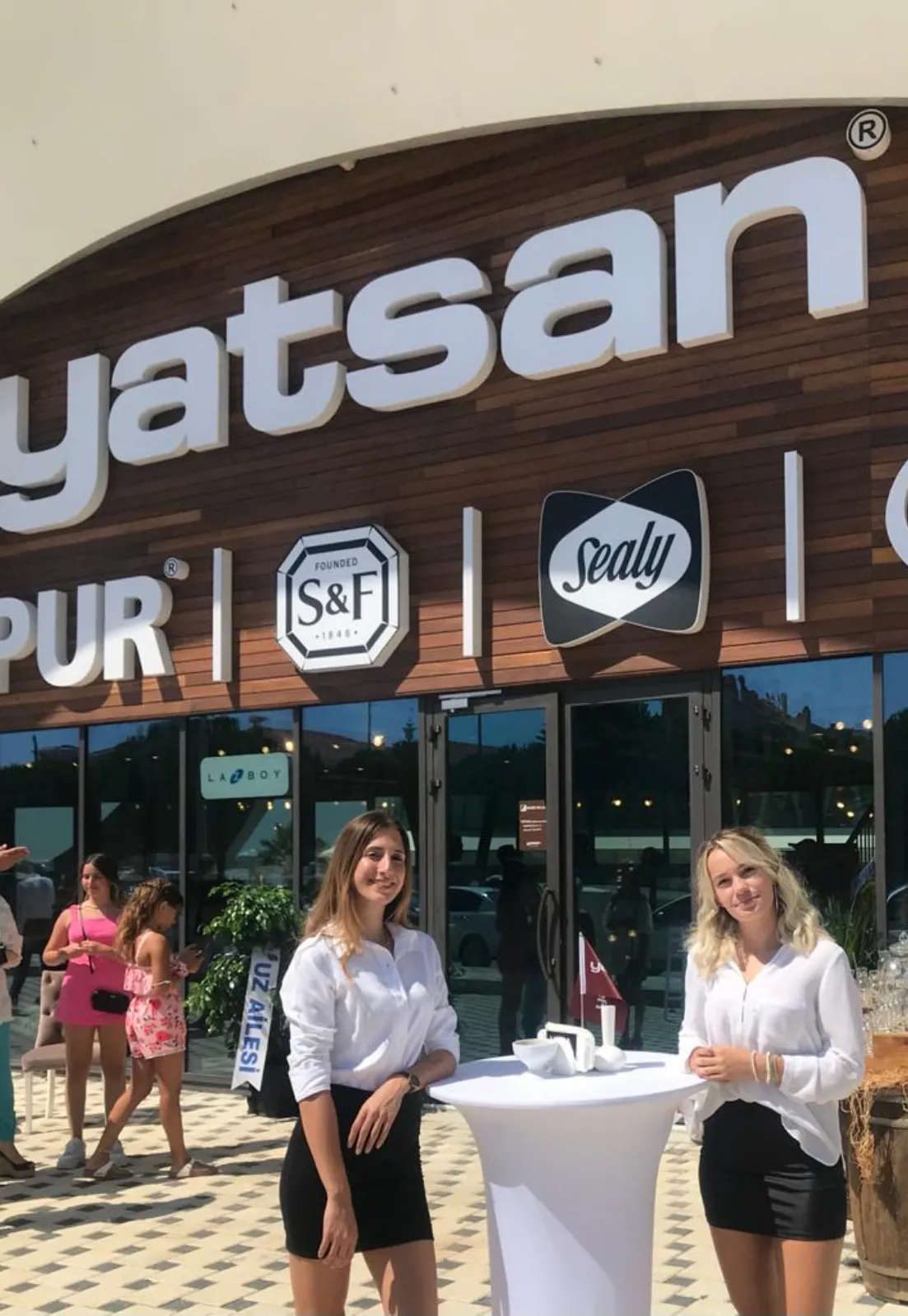 izmir-fuar-stand-hosteslerimiz